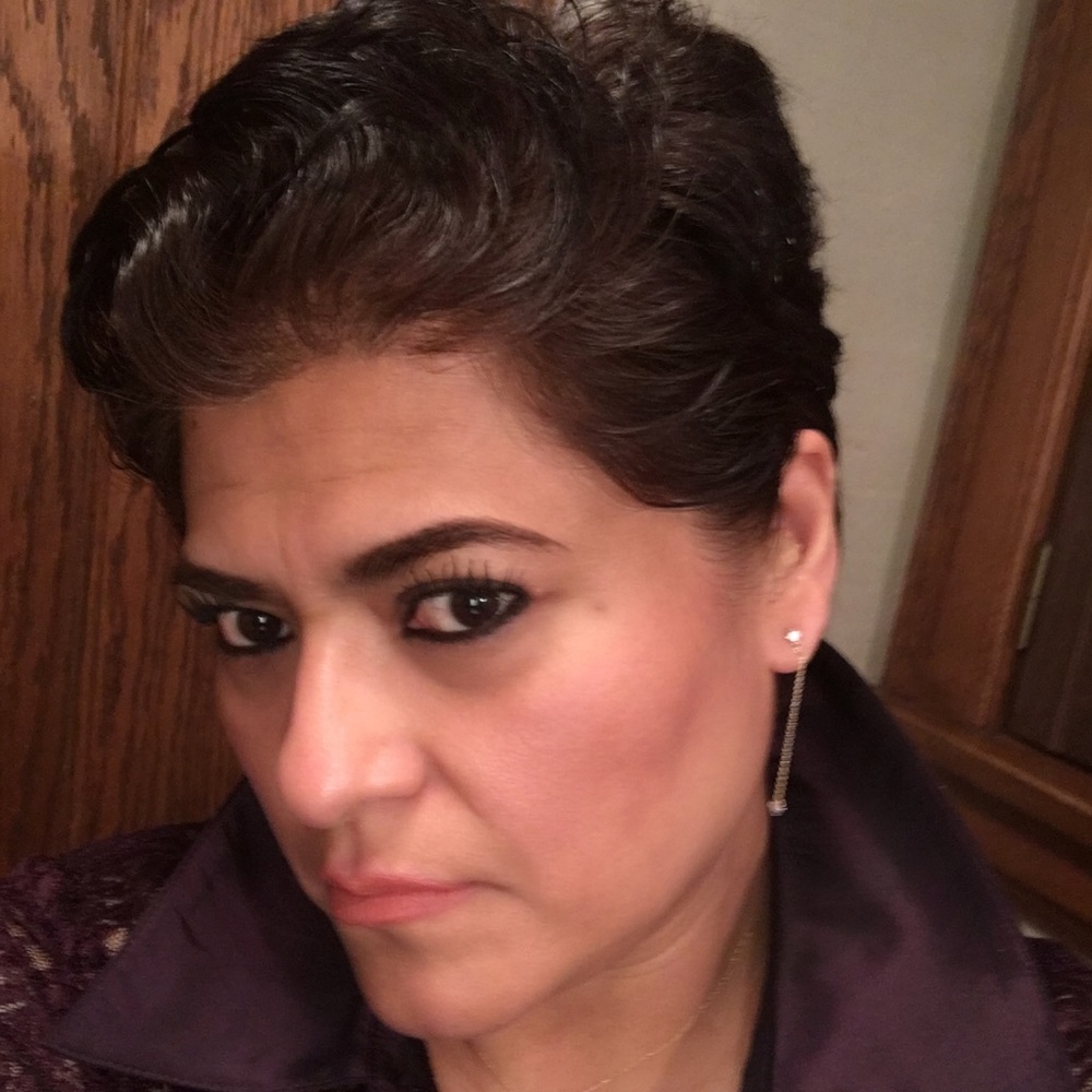 Meet your Posher, Gabriela